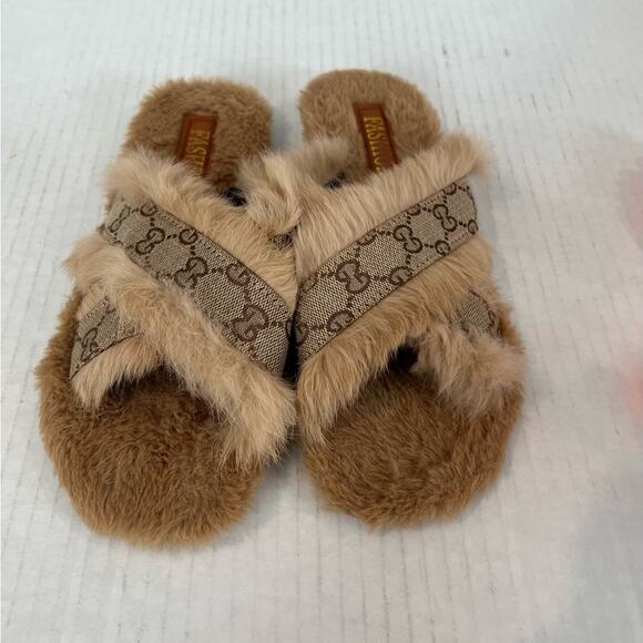 GG Fuzzy Furry Criss Cross Light Brown And Beige Slip on Flat Slippers Sz 39 - Picture 3 of 8